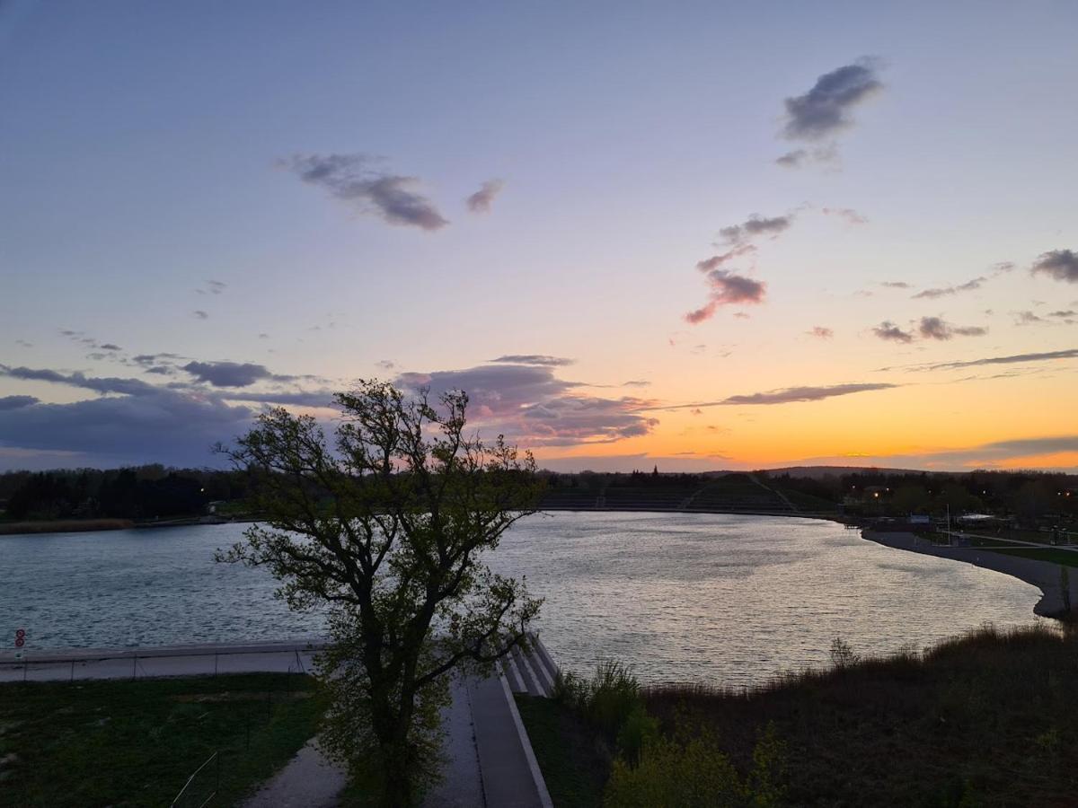 Lakeside Provence - Appartement 4 Etoiles Face Au Lac De Монто Екстериор снимка